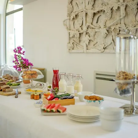 Emera Wine By Raro Couette-café Lizzano (Apulia)