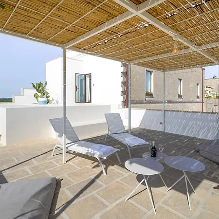 Couette-café Emera Wine By Raro Lizzano (Apulia)