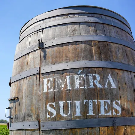 Emera Wine By Raro Couette-café Lizzano (Apulia)